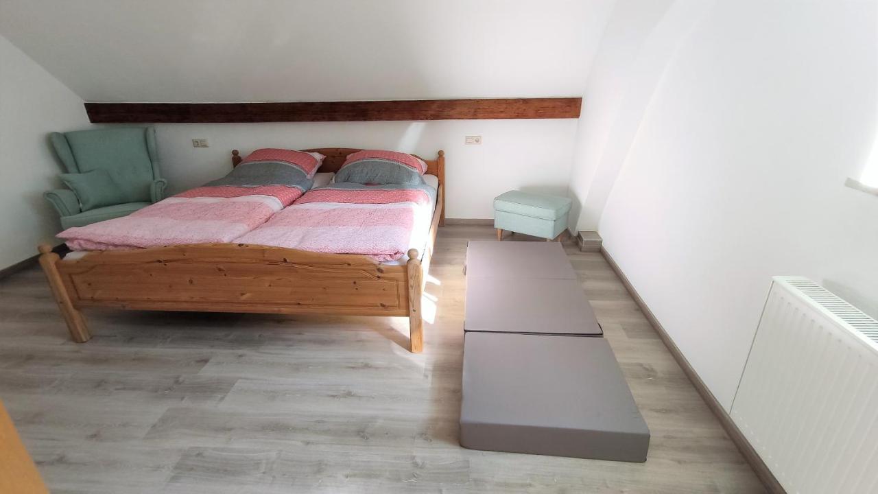 Gasthof Adler Ferienwohnung Ichenhausen Exteriör bild